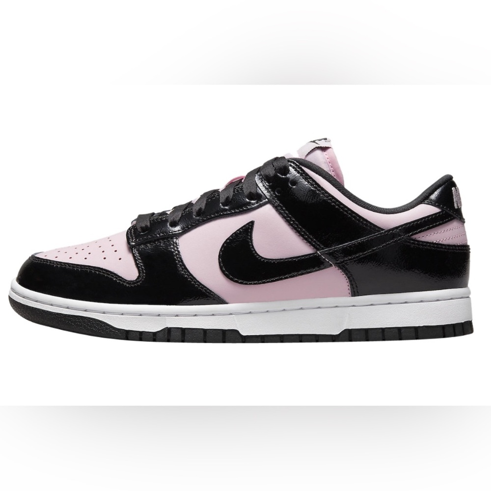 Black & pink Nike Dunk women’s size 7